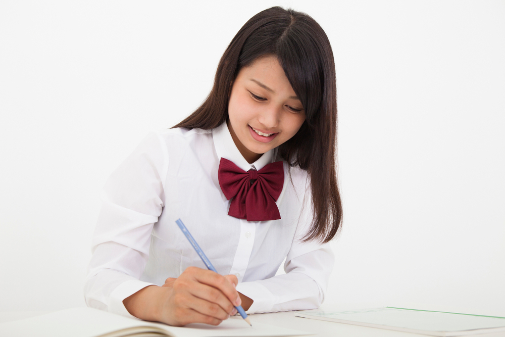勉強している学生