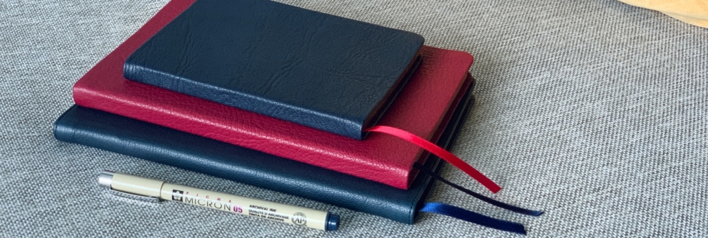 本とペン