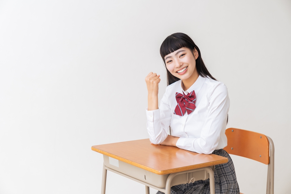 席についている女子生徒